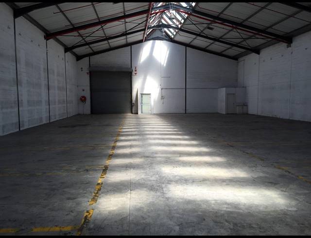 1,630M² FACTORY TO LET IN AIRPORT INDUSTRIA